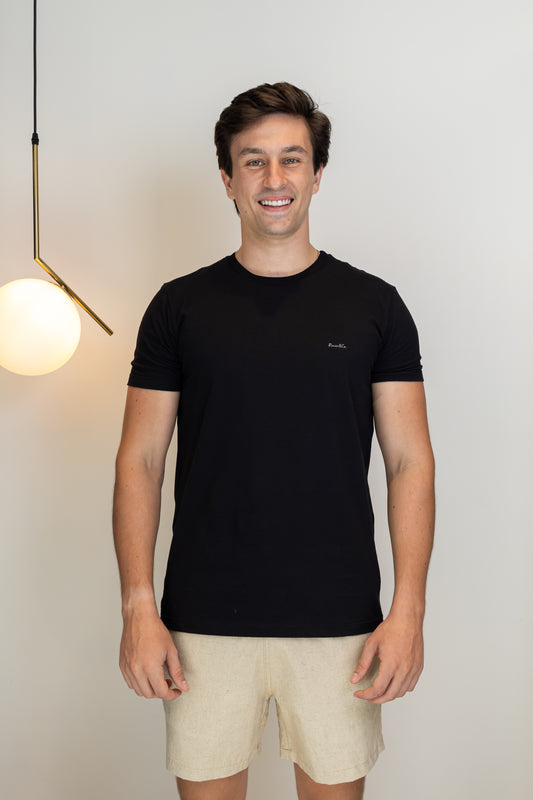 Camiseta Básica - Preta