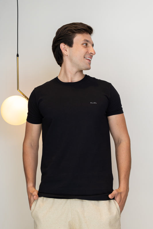 Camiseta Básica - Preta
