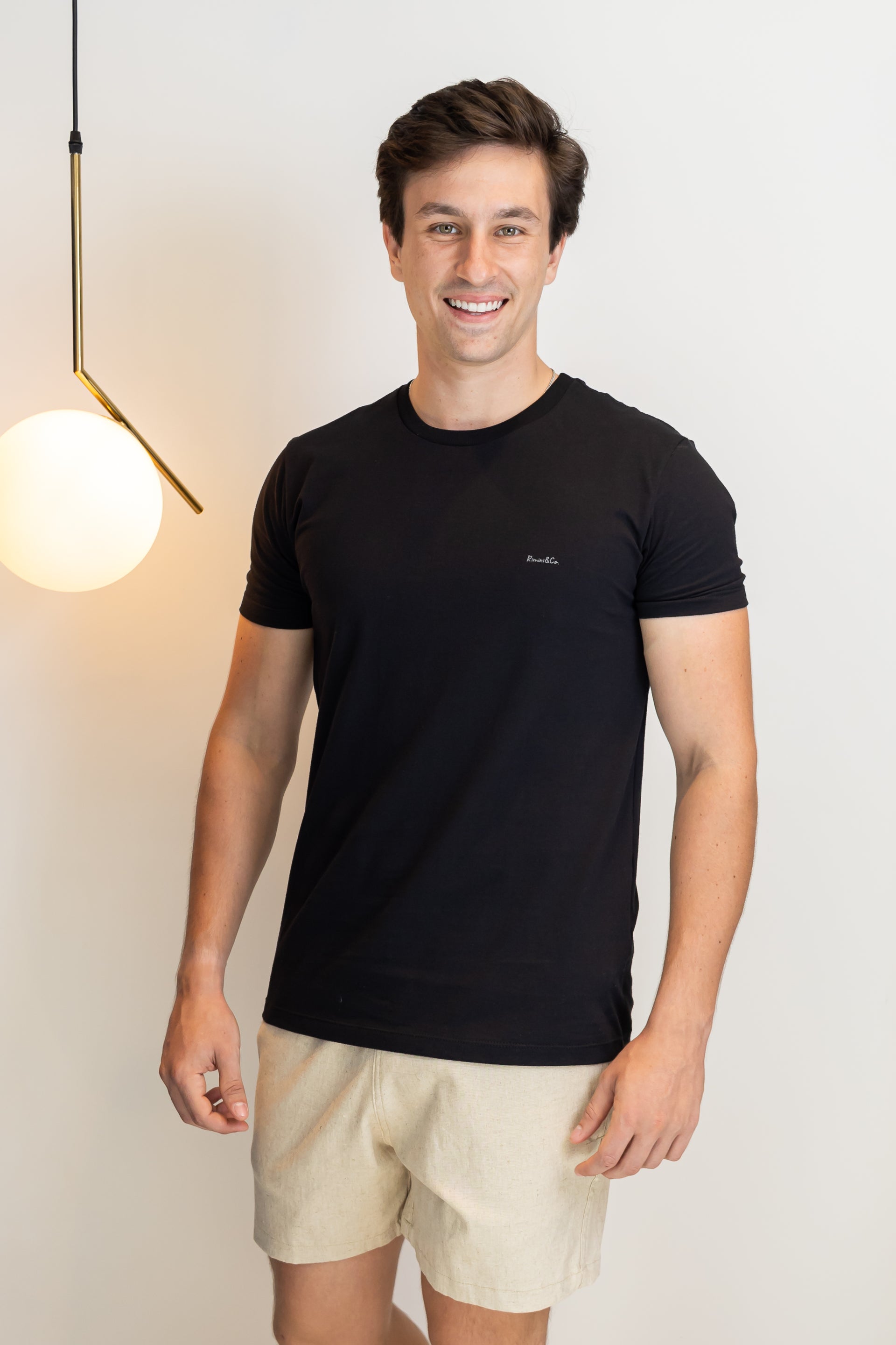 Camiseta Básica - Preta