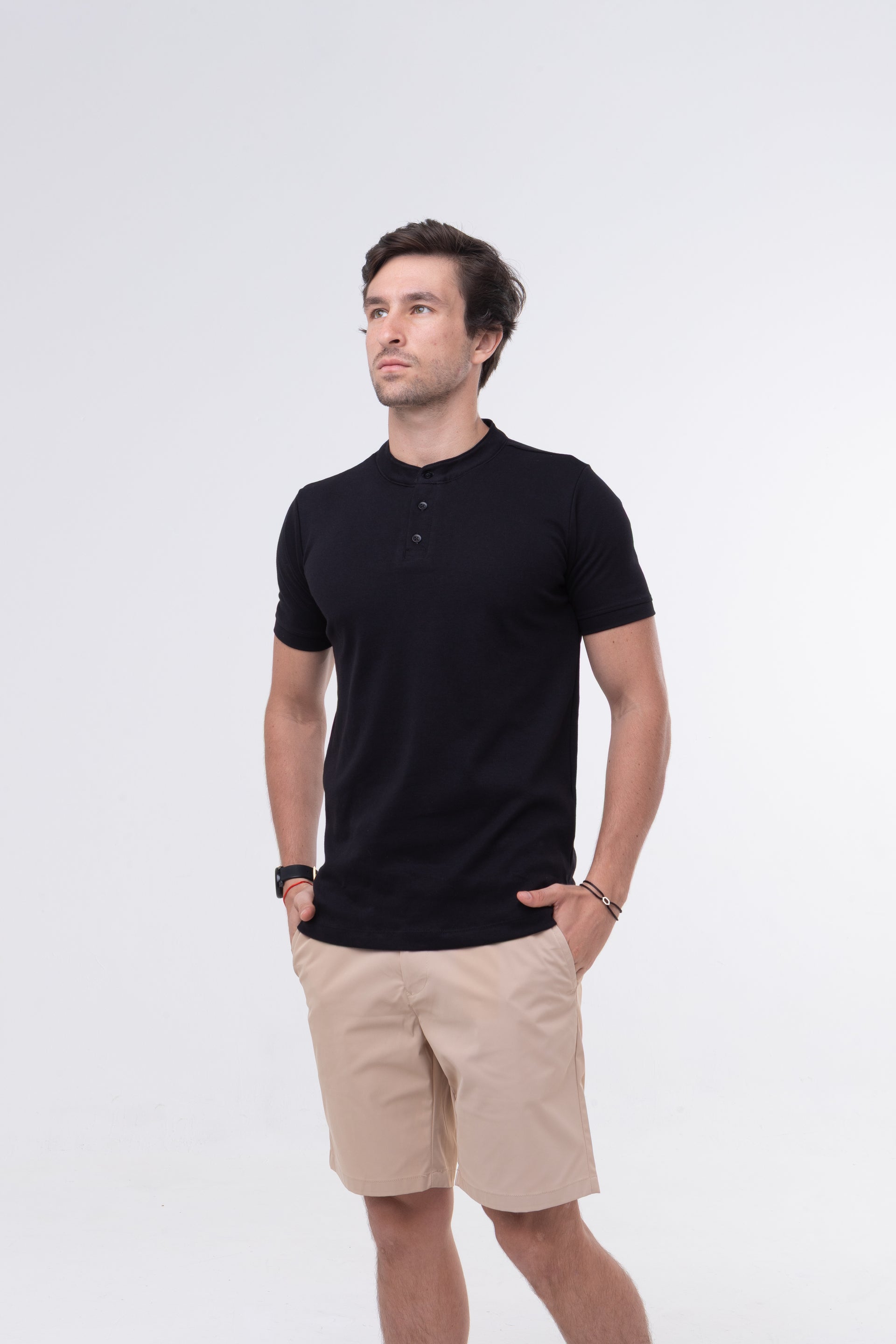 Camiseta Gola Mao - Preta