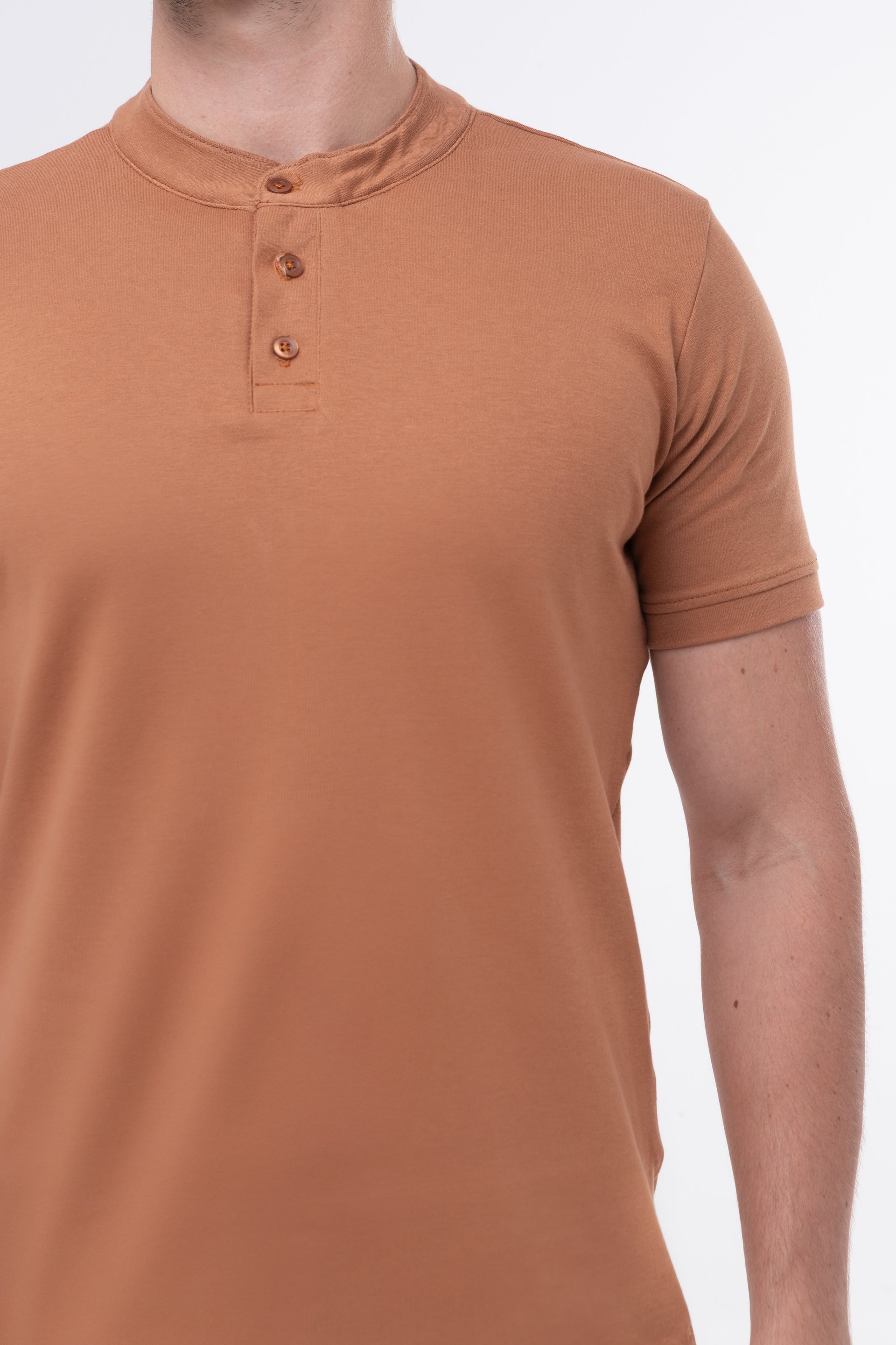 Camiseta Gola Mao - Marrom